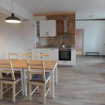Mirabellenhof - Grosse Ferienwohnung Mit Aussicht 아파트